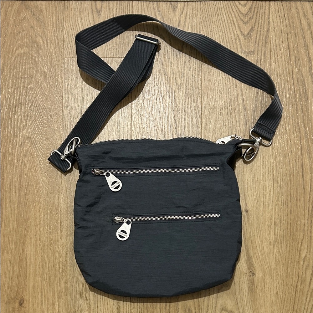 Baggallini New Yorker Bag‎ Gray